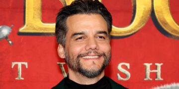 Wagner Moura estrela filme “The Last Day” ao lado de Alicia Vikander.