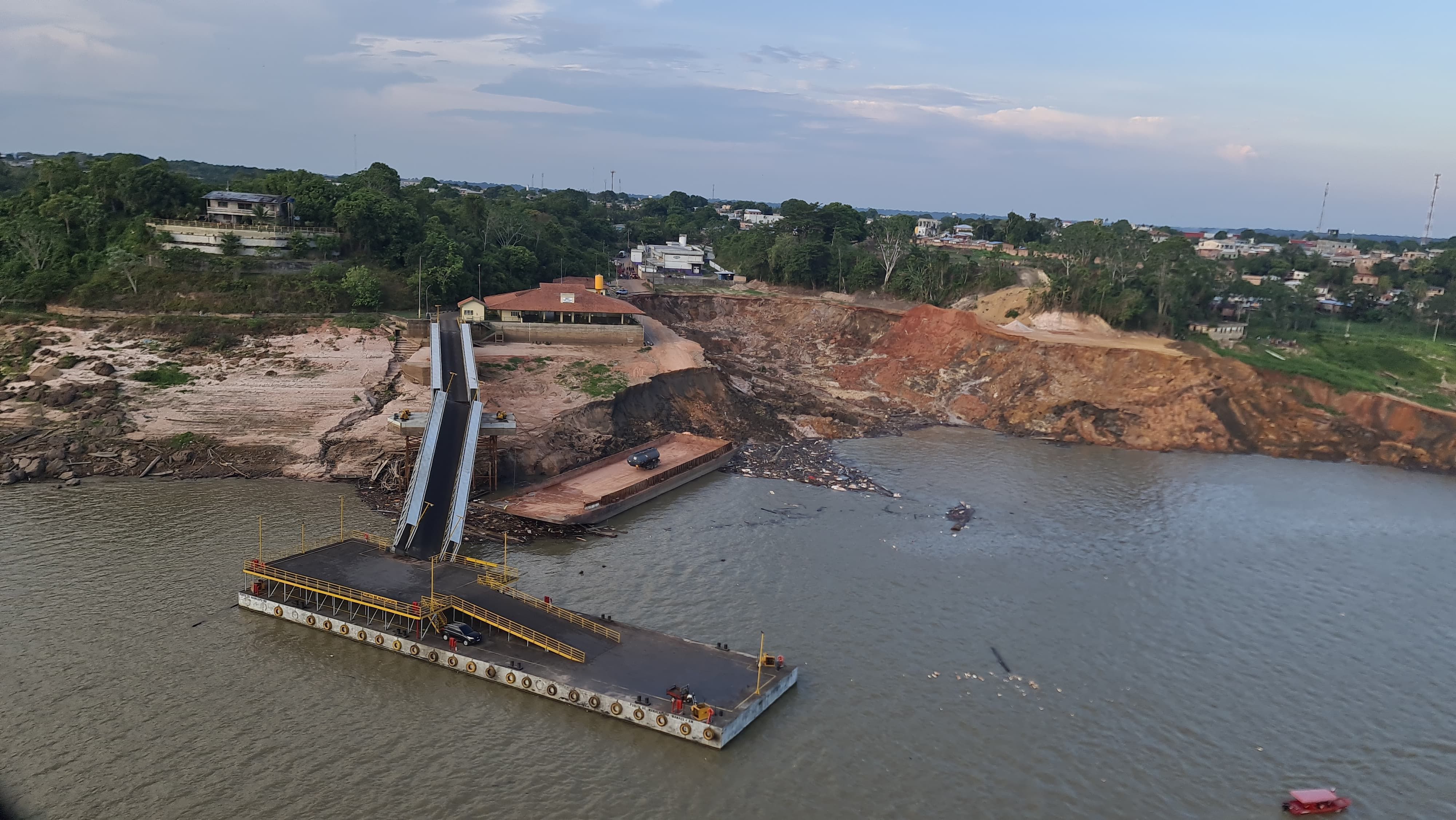 Deslizamento de terra em Manacapuru